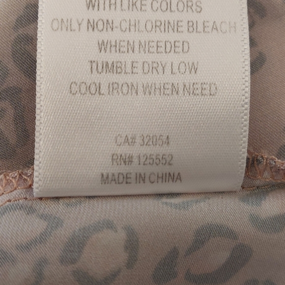 Anthropologie Dolan Ladies Size Medium Dusty Pink Leopard Print Blouse - Picture 6 of 7